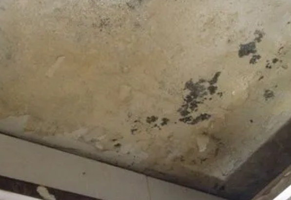青浦阳台漏水维修公司分享下青浦卫生间渗水维修需要注意哪些问题。